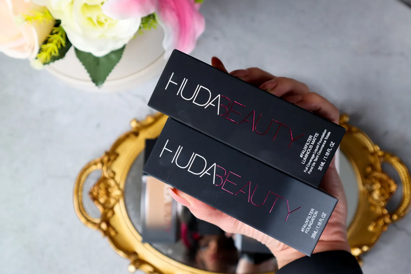 Huda-beauty-Faux-filter-luminous-matte-foundation