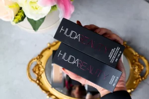 Huda-beauty-Faux-filter-luminous-matte-foundation