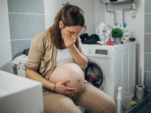 Vomiting in pregnancy - Causes and treatments