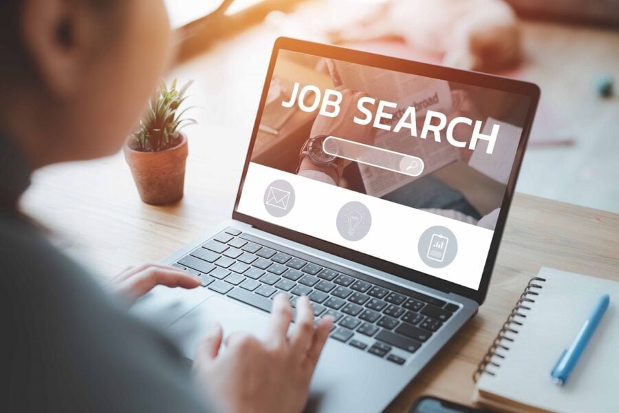 Essential things to do while job hunting - Career Development
