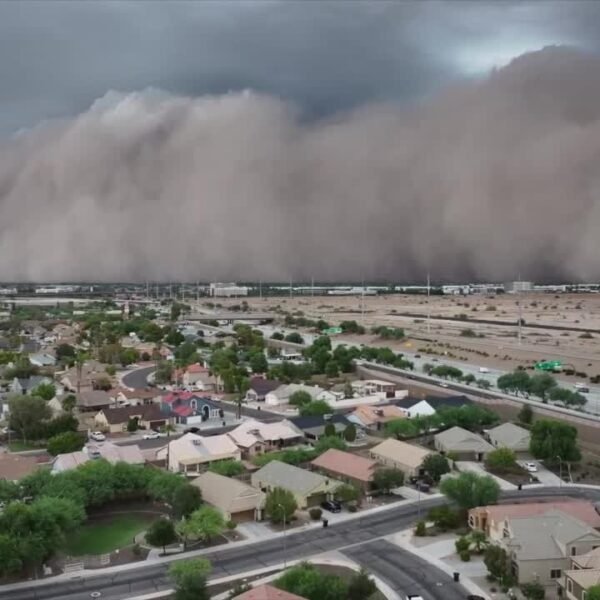 massive dust storm moving toward the Valley
